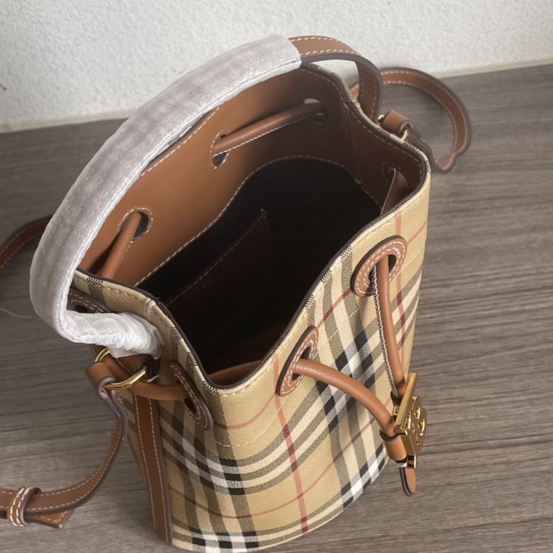 Bv*b*rry bucket bags